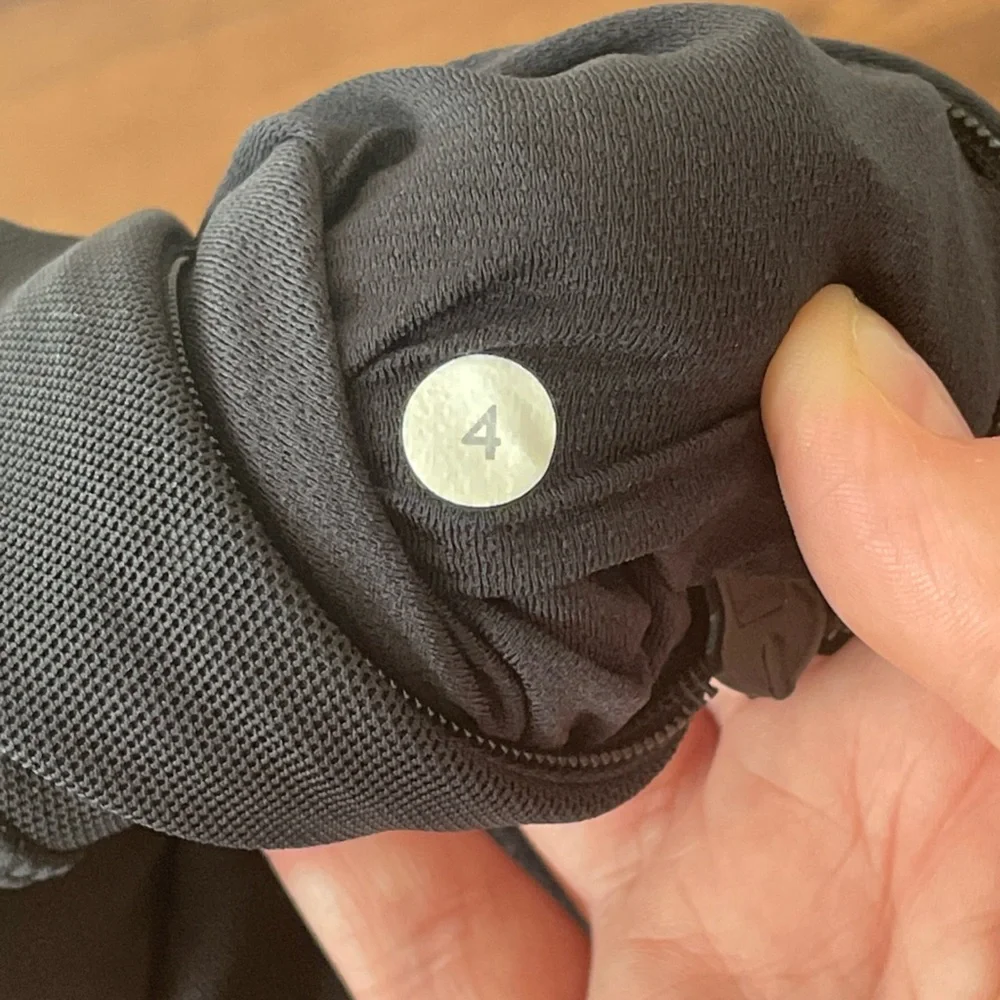 Lululemon Athletica Stop At Nothing Crop Leggings in Black Size 4 Tag Removed